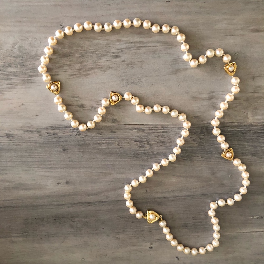 Vtg Liz Claiborne vintage long pearl necklace